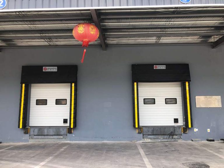 有效防止蚊虫进入仓库出货口的策略缩略图 有效防止蚊虫进入仓库出货口的策略缩略图